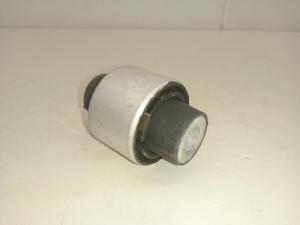 Сайлентблок заднего поперечного рычага